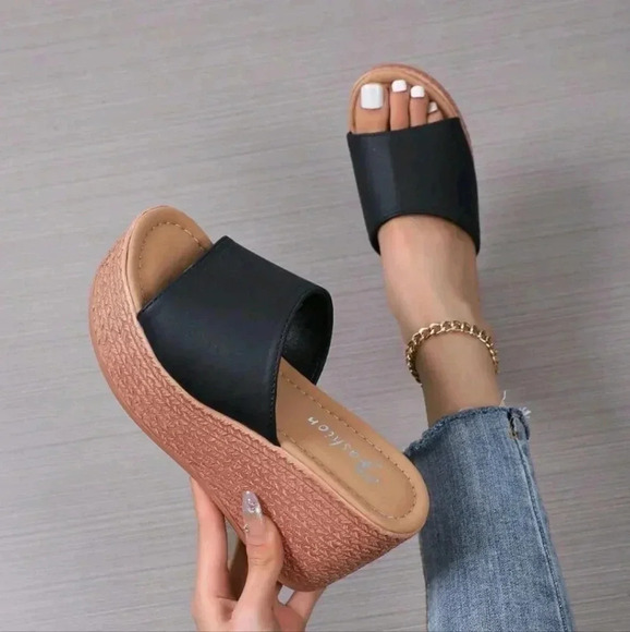 2024 Spring/Summer Women's Wedge Heel Half Slippers, Trendy For Outdoor & Beach - Picture 1 of 7